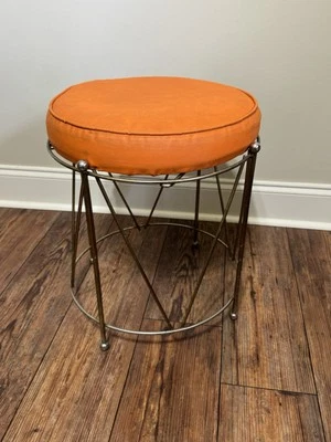 Taburete de tocador dorado estilo glamoroso Hollywood Laidlaw MCM silla de maquillaje de tambor (post-1950) Foto 1 de 4