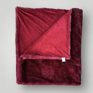Anthropologie Aleksi Kunstfell Überwurf Decke Burgundrot - Bild 1 von 7