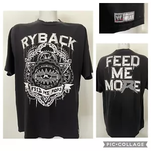 T-shirt RYBACK 2011 Feed Me More autentica WWE Wrestling 2 lati WWF 2XL - Foto 1 di 9