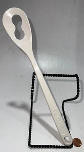 Vintage White Spoon Plastic Pyrex Accessories 3370 - Picture 1 of 4