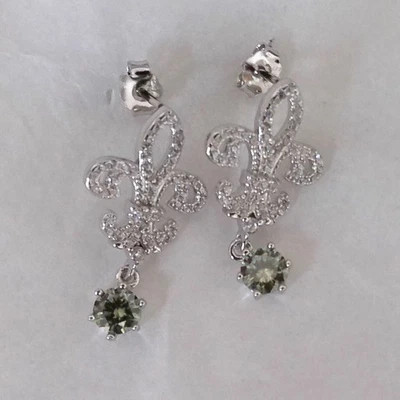 Nuevos Pendientes Flor de Lis Cristal Tono Plateado con Gotas de Moissanita Azul Verde Foto 1 de 4