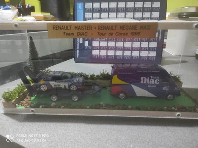RENAULT ASSISTENZA RALLY Team Diac DIORAMA E TECA ESPOSITIVA scala  1/43 - Immagine 1 di 4