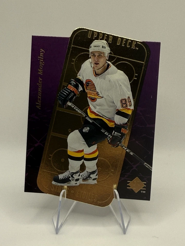 1995-96 SP Stars/Etoiles Die-Cut Gold Parallel Alexander Mogilny #E28 - Image 1 of 4