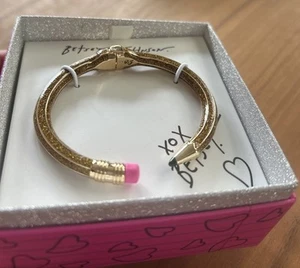 Neu! Betsey Johnson Gold Glitzer Bleistift Scharnier Manschette Armband mit Box - Bild 1 von 4