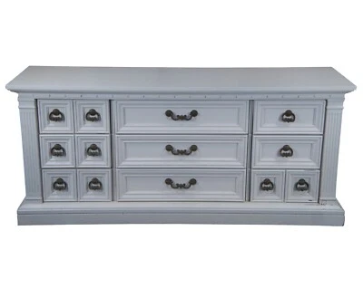 Cómoda triple vintage blanca italiana mediterránea de roble pintado boho chic 70" Foto 1 de 4