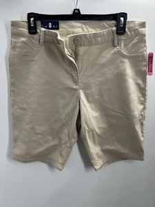 IZOD APPROVED SCHOOLWEAR ADJUSTABLE WAIST KHAKI BERMUDA SHORTS - SIZE 15 - Picture 1 of 3