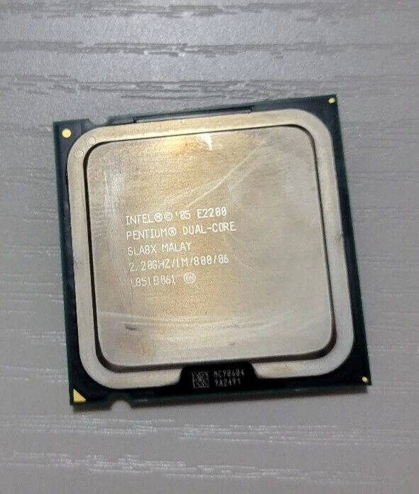 Intel E2200 Pentium Dual-Core 05 SLA8X 2.20GHZ/1M/800/06 - Image 1 of 1