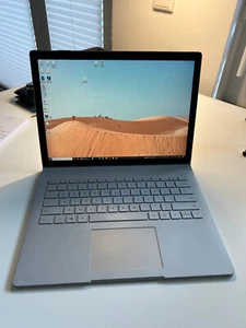 Microsoft Surface Book 2 - 13,5 Zoll, 256GB SSD, Intel Core i5-7300 2.6GHz, 8GB - Bild 1 von 10
