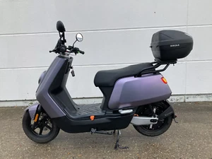 Niu NQi Sport Electric Bromfiets/Scooter 45kph met Extended Range Battery - Afbeelding 1 van 5