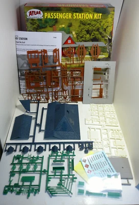 AS-IS HO Scale Atlas 706 Passenger Station Building Kit - BOX DAMAGE - AS IS - Image 1 of 4
