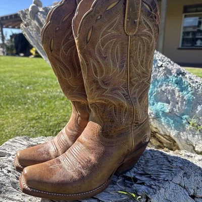 Ariat Womens 8.5 Boots - Image 1 of 4