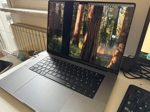 Apple MacBook Pro 16" M1 Max 2021 10 CPU 24 GPU | 32GB 1TB SSD | Broken Screen - Afbeelding 1 van 5