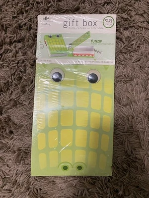 NUEVA Caja de Regalo Sello ~ Papel Caimán con Ojos de Google ~ ¡Perfecta para Niños!! Foto 1 de 3