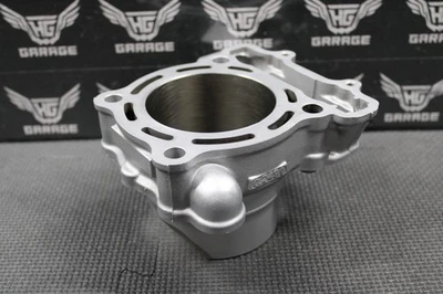 2007 06-08 KAWASAKI KX250F OEM ЦИЛИНДР ОТВЕРСТИЕ КУВШИН ВЕРХНИЙ КОНЕЦ 77 ММ 11005-0069 ХОРОШО! - Изображение 1 из 4