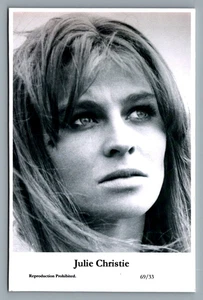 Julie Christie (C) Swiftsure 2 Postcards year 2000 modern print 69/33 & 69/34 - Picture 1 of 3