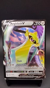 Pokémon TCG - Vivid Voltage - Aegislash V 126/185 Holo Ultra Rare - Near Mint - Picture 1 of 3