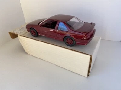 Chevrolet Beretta GTZ 1990 escala 1/25 - promoción, granate metálico. Viene con caja Foto 1 de 4