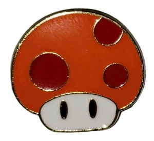 Power Up Mushroom Mario? Goldfarbene Emaille Revers Hut Büchertasche Brosche Anstecker Pin ^ - Bild 1 von 8