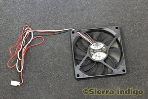 Dynaeon Top Motor DF128015SL DC12V 0.14A Fan 80mm x 15mm - Afbeelding 1 van 1
