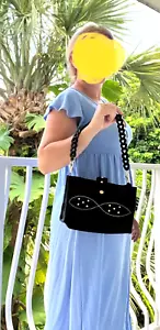 Cartera de cuero negra cosida a mano elegante por un veterinario aquí en SoFla - Imagen 1 de 5