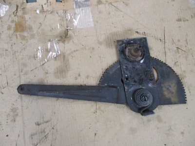 Regulador de ventana delantera izquierda Buick serie 50 1930 Foto 1 de 2