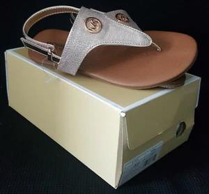 Michael Kors ""Arela"" glitzernde roségoldfarbene Tanga-Sandalen Mädchen Jugend Größe 1 neu mit Etikett - Bild 1 von 11