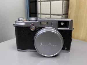 FUJIFILM Fuji X100S Silver 16.3MP Compact Digital Cam 90% New High Image Quality - Picture 1 of 8