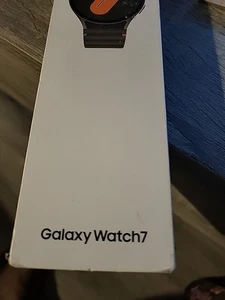 Samsung Galaxy Watch 7 SM-L305F 40mm LTE Galaxy AI Smart Watch Khaki  - Picture 1 of 3