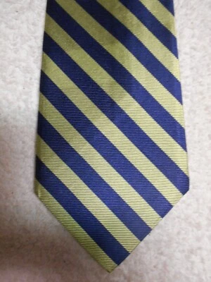 Corbata de cuello a rayas de seda verde con cuello como nueva hecha a mano en EE. UU. (3 5/8x58) Foto 1 de 3
