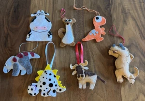 7 adornos de fieltro hechos a mano para animales - dinosaurio, vaca, novillo, jabalí, suricata" felpa y plano - Imagen 1 de 11