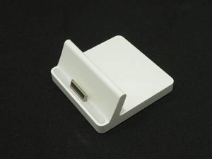 Genuine Apple iPad Dock A1352 Sync, Charge & Line Out 30-pin Cradle iPad 1,2,3 - Zdjęcie 1 z 8