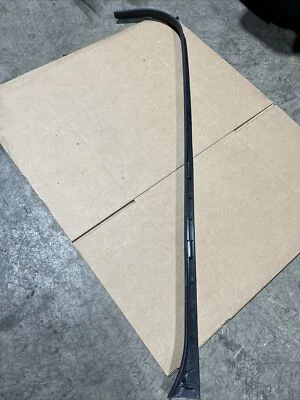 2007 Infiniti V35 G35 guarnição de soleira de porta direita passageiro 76851 fabricante de equipamento original - Imagem 1 de 4