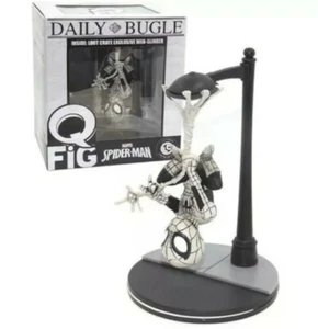 Q FIG SPIDER-MAN DAILY BUGLE Marvel Caja de Botín Exclusiva Edición BLANCO Y NEGRO - Imagen 1 de 6