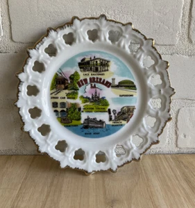 Vintage NEW ORLEANS / LOUISIANA Decorative ~ Souvenir Plate & Wall Mount - Picture 1 of 7
