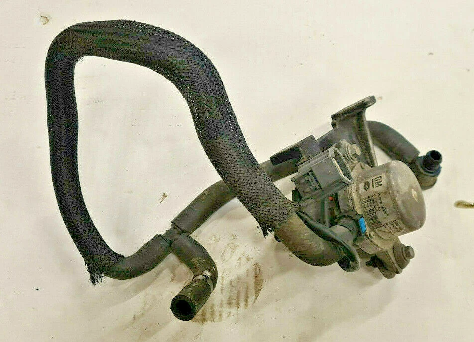 Bomba de vácuo de freio auxiliar Cadillac CTS 2008-11 FABRICANTE DE EQUIPAMENTO ORIGINAL 15797569  - Imagem 1 de 4