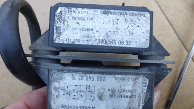 280SL/SE Set of 000 545 08 32 & 000 542 93 19 Emission Ignition Timing Relay - Image 1 of 4