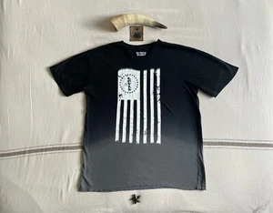 Levi's T-Shirt XL American Flag Stars Stripes USA Old Glory Free  Post UK LNWOT - Picture 1 of 6