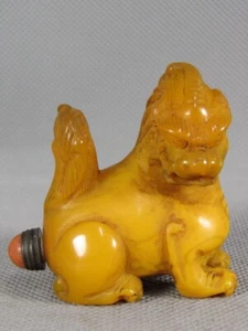 Chinese Beast Carved Peking Glass Snuff Bottle - Picture 1 of 8