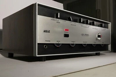 Amplificatore integrato AKAI AA-6000 rarità - Immagine 1 di 4