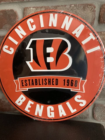 Cincinnati Bengals NFL 12" Round Metal Embossed Sign Gym Garage Mancave She Shed Cover