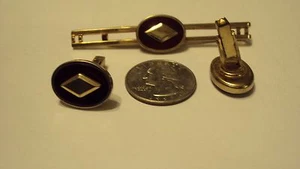Vintage Gold Tone Oval Deco With Red Ruby lucite Ornate ANSON CUFF LINKS tie bar - Picture 1 of 4