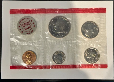 U.S. Mint Set P&D UNC 1972 - No OGP - SALE Buy 4+ Cover