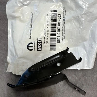 Genuine Mopar Fascia Bracket Left 55079107AC Foto 1 de 2