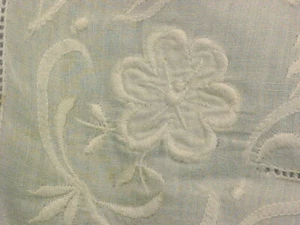 Wedding Hankie Bridal White Batiste Flower Embroidered Vintage - Picture 1 of 3