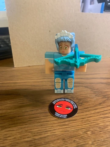 ROBLOX Series 12 MERMAID MYSTIQUE FIGURE AND UNUSED CODE Cover