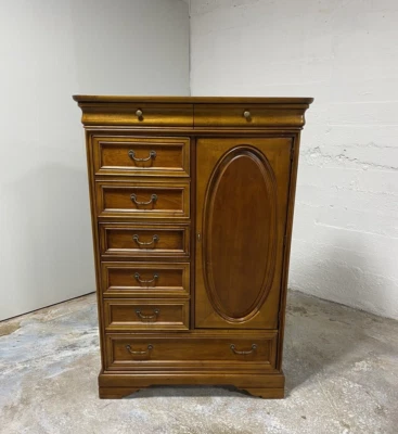 Cómoda armario Lexington Furniture Chez Michelle Collection Foto 1 de 4