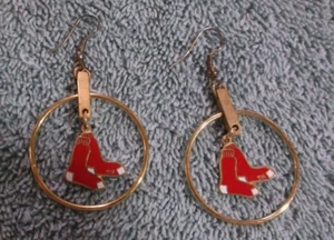 PSG/MLBP 2007 Boston Red Sox Dangle Pierced Earrings - Picture 1 of 2