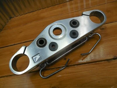 95-01 Honda Shadow ACE VT1100 HORQUILLA INFERIOR YUGO ÁRBOL VÁSTAGO DE DIRECCIÓN 53300-MM8-881 Foto 1 de 2