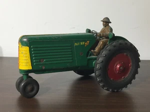 SILK "OLIVER 77" TOY TRACTOR WITH BROWN DRIVER / HTG - Picture 1 of 8