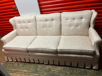 古董老式/复古白色锦缎纽扣沙发沙发  — 第 1/4 张图片
